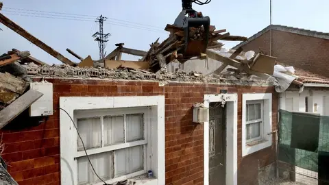 Vivienda en ruina derribada en la calle La Gloria 92