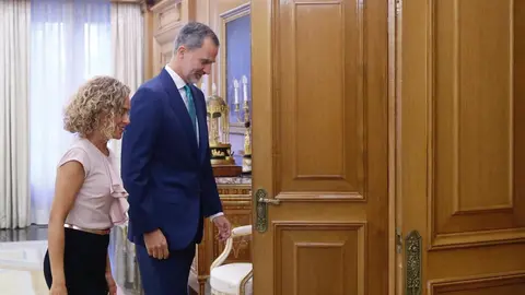 El Rey Felipe VI recibe en audiencia a la presidenta del Congreso, Meritxell Batet, en el Palacio de la Zarzuela.