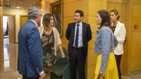 La consejera de Presidencia, Interior, Justicia y Acci&oacute;n Exterior, Paula Fern&aacute;ndez, se re&uacute;ne con la alcaldesa de Santander, Gema Igual