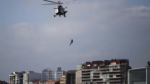 DAVID S. BUSTAMANTE 13/09/2019 SANTANDER/ CANTABRIA Simulacro de rescate con el helicoptero del 112 del Gobierno de Cantabria
