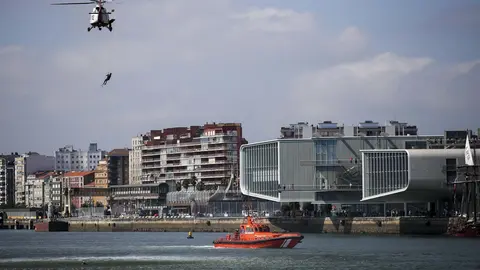 DAVID S. BUSTAMANTE 13/09/2019 SANTANDER/ CANTABRIA Simulacro de rescate con el helicoptero del 112 del Gobierno de Cantabria