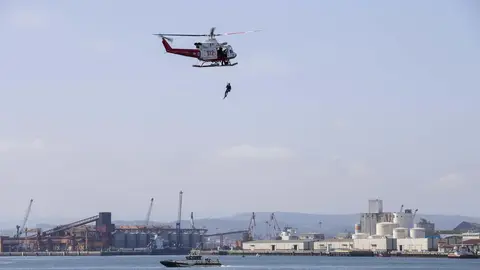 DAVID S. BUSTAMANTE 13/09/2019 SANTANDER/ CANTABRIA Simulacro de rescate con el helicoptero del 112 del Gobierno de Cantabria