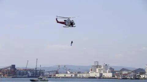 DAVID S. BUSTAMANTE 13/09/2019 SANTANDER/ CANTABRIA Simulacro de rescate con el helicoptero del 112 del Gobierno de Cantabria