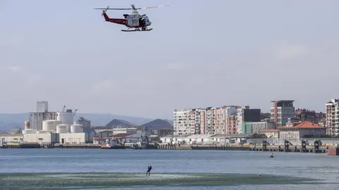 DAVID S. BUSTAMANTE 13/09/2019 SANTANDER/ CANTABRIA Simulacro de rescate con el helicoptero del 112 del Gobierno de Cantabria