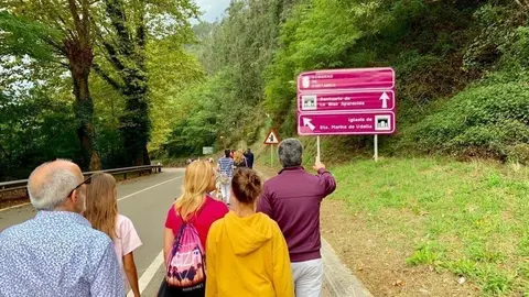 Zuloaga sube andando al santuario de la Bien Aparecida