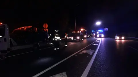 Colisi&oacute;n m&uacute;ltiple en la A-8