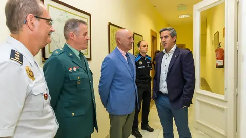 El vicepresidente y consejero de Universidades, Igualdad, Cultura y Deporte, Pablo Zuloaga, inaugura el curso de especializaci&oacute;n en violencia de g&eacute;nero, sexual y dom&eacute;stica, y protecci&oacute;n de las v&iacute;ctimas