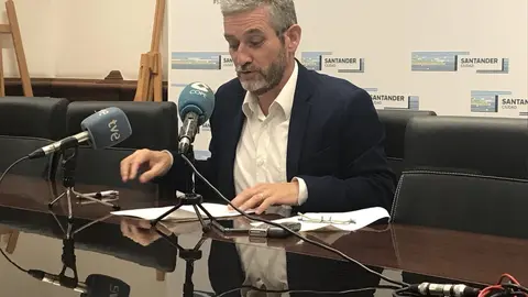 El portavoz del equipo de Gobierno de Santander y concejal de Urbanismo, Javier Ceruti, informa de los acuerdos de la Junta de Gobierno Local