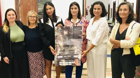 Presentaci&oacute;n del desfile solidario de Tet&eacute; by Odette