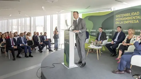 El consejero Guillermo Blanco en Jornada Sostenibilidad Torrelavega