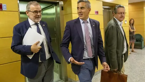 El vicepresidente, Pablo Zuloaga, y el rector de la Universidad de Cantabria,. &Aacute;ngel Pazos