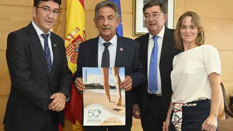 Encuentro de los promotores del congreso con el presidente de Cantabria, Miguel &Aacute;ngel Revilla