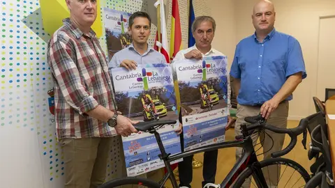 El director general de Deporte, Mario Iglesias, presenta, en rueda de prensa, la Lebaniega Jubilar Bike 2019