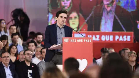 Pedro Casares en un acto del PSOE en Santander
