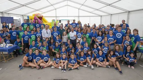 Miguel &Aacute;ngel Revilla y Guillermo Blanco asisten a la marmita organizada por el consorcio en Santo&ntilde;a