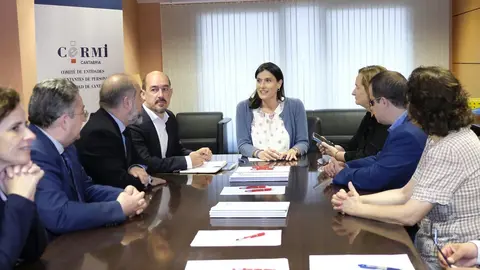 La alcaldesa de Santander, Gema Igual, se re&uacute;ne con CERMI