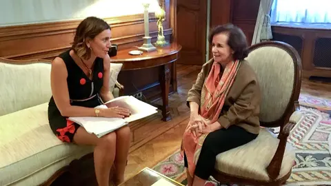 La consejera de Presidencia, Interior, Justicia y Acci&oacute;n Exterior, Paula Fern&aacute;ndez, con la embajadora de Espa&ntilde;a en B&eacute;lgica, Beatriz Larrotcha