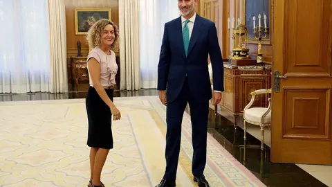 El rey Felipe VI recibe este jueves a la presidenta del Congreso, Meritxell Batet, en el Palacio de la Zarzuela para preparar la ronda de consultas con los partidos pol&iacute;ticos con la que saber si hay o no un candidato con apoyos suficientes para la investi