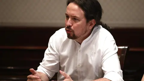 europapress-2221688-el-secretario-general-de-podemos-pablo-iglesias-durante-su-reunion-con-representantes-de-las-cinco-grandes-organizaciones-ecologistas-espanolas-e-internacionales-que-actuan-en-espana