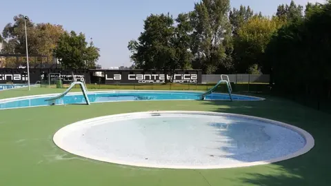 Piscinas peque&ntilde;as exteriores de La Cant&aacute;brica