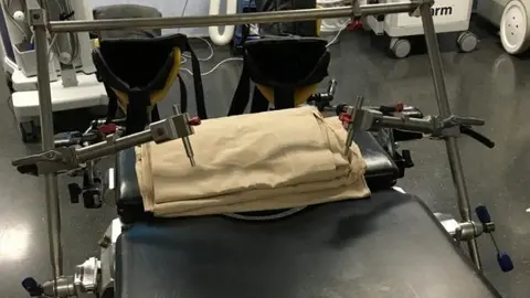 Cirug&iacute;a rob&oacute;tica asistida