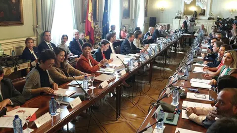 Vista general de la Conferencia para asuntos relacionados con la Uni&oacute;n Europea (CARUE), que ha estado presidida por la vicepresidenta del Gobierno en funciones, Carmen Calvo, y en la que han intervenido el ministro de Pol&iacute;tica Territorial y Funci&oacute;n P&uacute;blic
