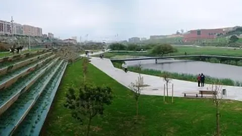 500px-Parque_de_la_Vaguada_de_las_Llamas_2