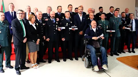 Entrega de condecoraciones a la Polic&iacute;a Local por  San Miguel