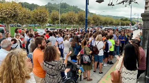 Acto en Laredo por la Hulega por el Clima