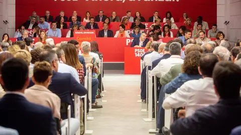 Imagen de ambiente de la reuni&oacute;n del Comit&eacute; Federal del PSOE a la que asiste el presidente del Gobierno en funciones, Pedro S&aacute;nchez, en Madrid (Espa&ntilde;a) el 28 de septiembre de 2019.