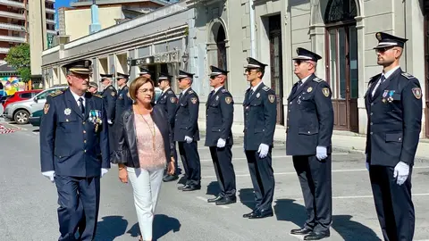 La alcaldesa y el jefe de la Polic&iacute;a Local de Laredo