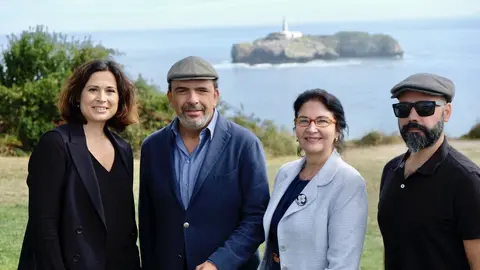 La concejala de Turismo, Miriam D&iacute;az; el chef Jes&uacute;s S&aacute;nchez; y la directora general de Turismo, Eva Bartolom&eacute;, en la presentaci&oacute;n de Santander foodie