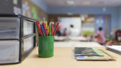 Colegio, aula, primaria, infantil, clase, ni&ntilde;o, ni&ntilde;a, ni&ntilde;os, jugando, jugar, juegos, profesor, profesora, profesores