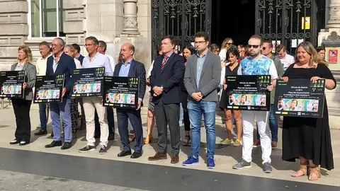 Minuto de silencio en Santander por la mujer asesinada en Las Palmas