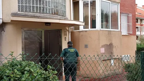 Edificio de Castro Urdiales donde la detendia viv&iacute;a con su pareja