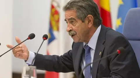 El presidente de Cantabria, Miguel &Aacute;ngel Revilla