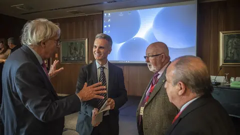 El concejal de Econom&iacute;a, Hacienda y Patrimonio, V&iacute;ctor Gonz&aacute;lez Huergo, al inicio del Simposium Funerario