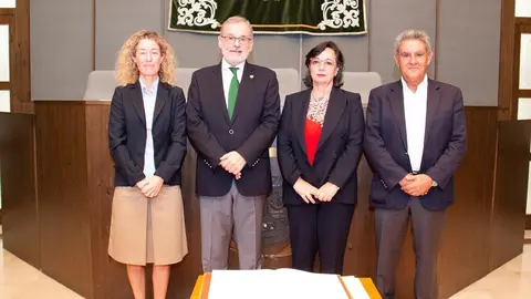 Toma de posesi&oacute;n de los nuevos directores de Filolog&iacute;a e Ingenier&iacute;a Estructural de la UC