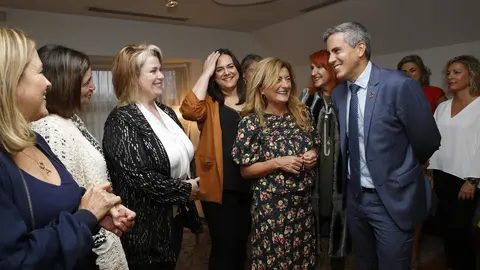 Desayuno ADMEC con Zuloaga y Consuelo Guti&eacute;rrez