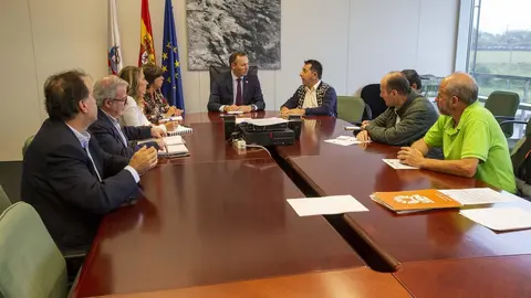 El consejero de Desarrollo Rural, Ganader&iacute;a, Pesca, Alimentaci&oacute;n y Medio Ambiente, Guillermo Blanco, se ha reunido con representantes de la Uni&oacute;n de Peque&ntilde;os Agricultores y Ganaderos (UPA)
