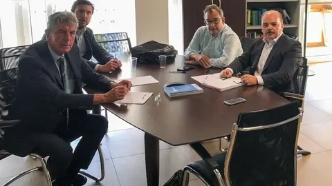 Reuni&oacute;n del director de la Agencia C&aacute;ntabra de Administraci&oacute;n Tributaria con los asesores fiscales