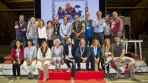Encuentro entre animalistas y conservacionistas en Torrelavega