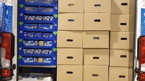 Furgoneta con productos Bimbo