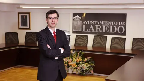 Juan Ram&oacute;n L&oacute;pez Visitaci&oacute;n, exalcalde de Laredo (archivo)