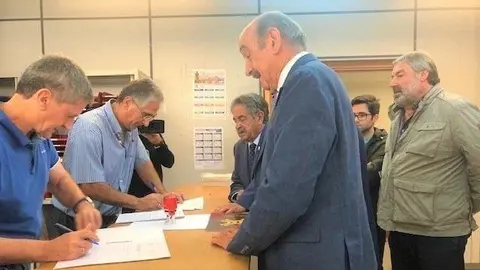 Miguel &Aacute;ngel Revilla; Jos&eacute; Mar&iacute;a Maz&oacute;n y Fernando Fern&aacute;ndez registran la candidatura del PRC para el 10N