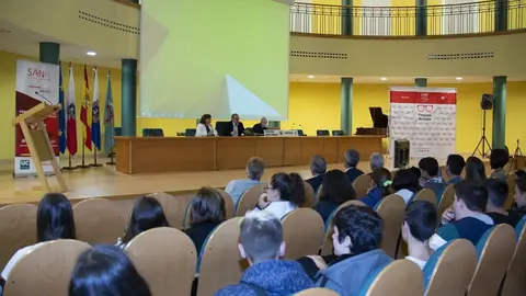 Jornada de 'Finanzas para Mortales' con estudiantes