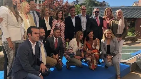 Candidatos del PP de Cantabria al 10N con la presidenta del partido en la comunidad, Mar&iacute;a Jos&eacute; S&aacute;enz de Buruaga