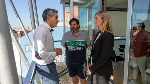 El vicepresidente del Gobierno de Cantabria y consejero de Universidades, Igualdad, Cultura y Deporte, Pablo Zuloaga, y la alcaldesa de Castro Urdiales, Susana Herr&aacute;n