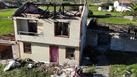 Demolici&oacute;n de una casa declarada en ruina en Santander