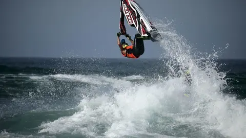 Motosurf en la paya de Ris (Noja)